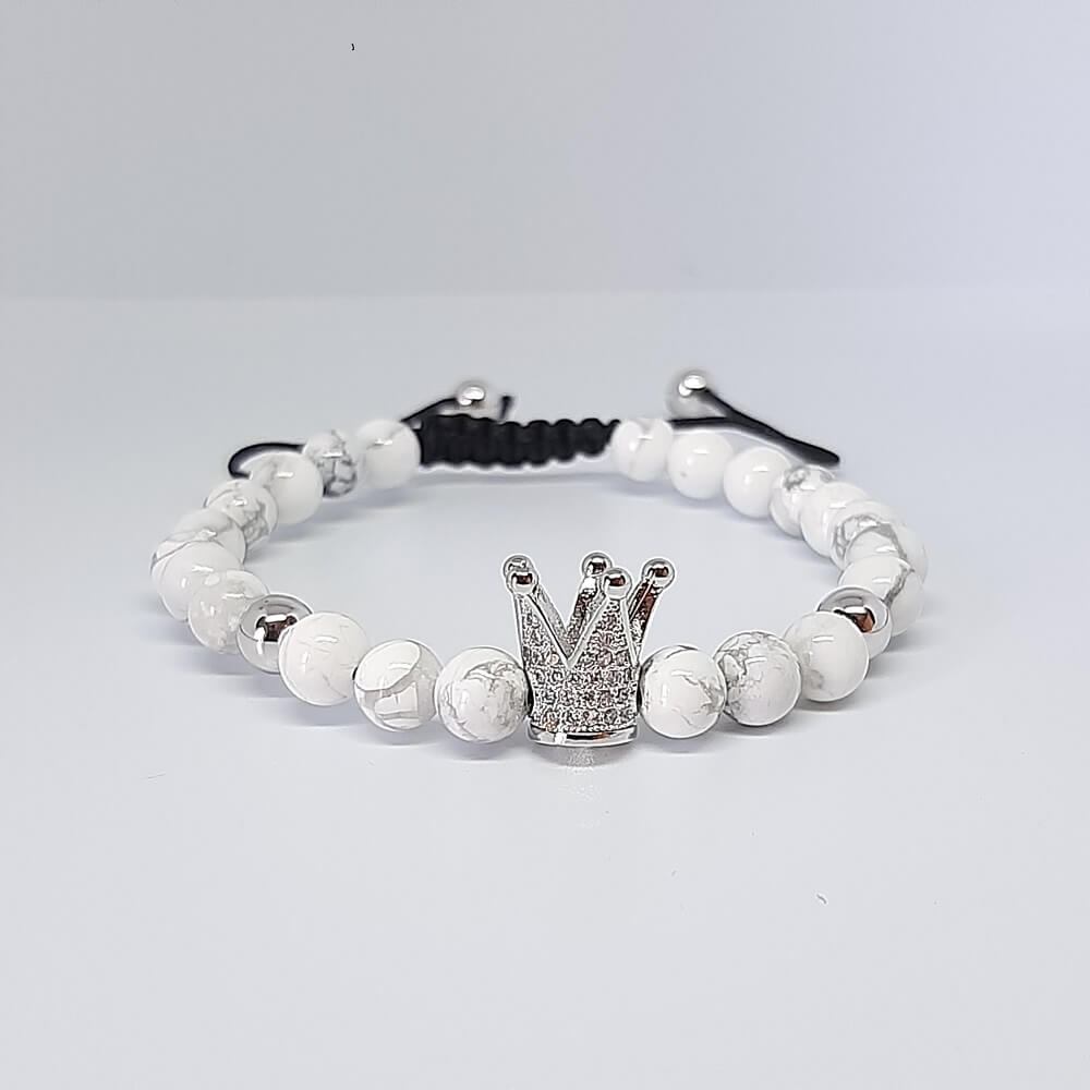 Bracciale con pietre bianche fatto a mano macramè charm corona zirconata