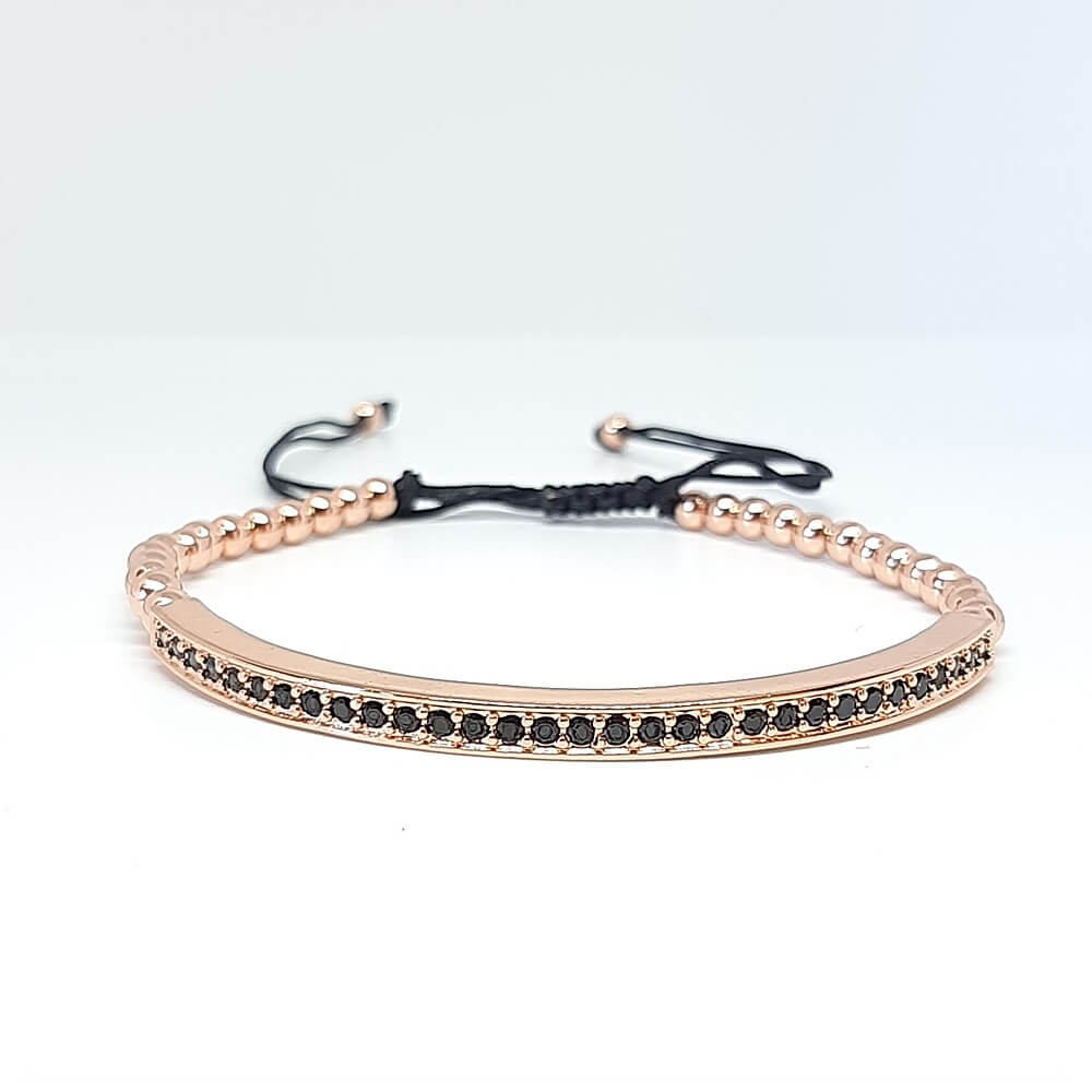 Bracciale con perle in metallo macramè charm targa zirconata