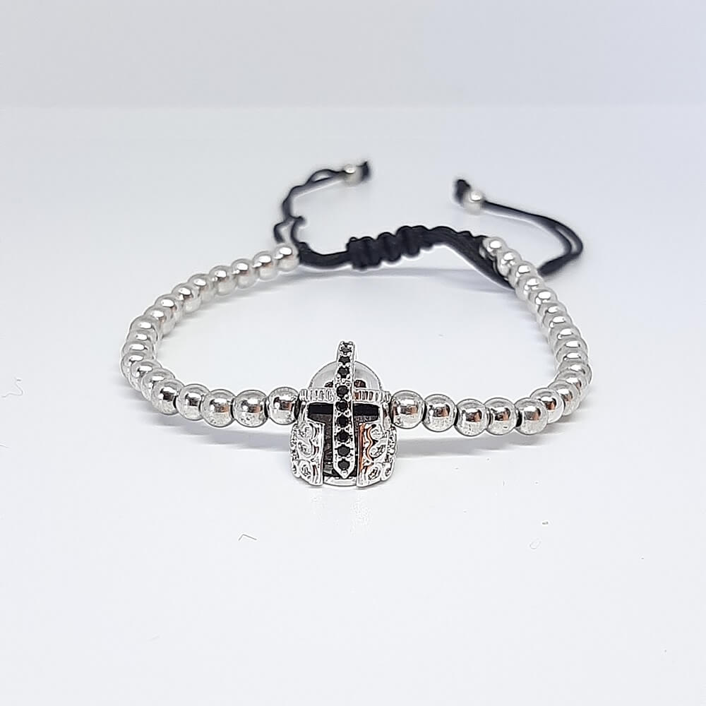 Bracciale con perle in metallo macramè charm elmo gladiatore zirconato