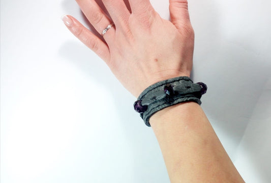 Bracciale in Pelle grigio Fatto a Mano Charm Vetro viola