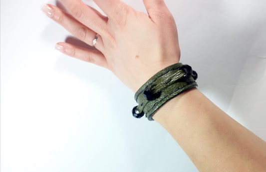 Bracciale in Pelle verde con Charm Vetro Nero