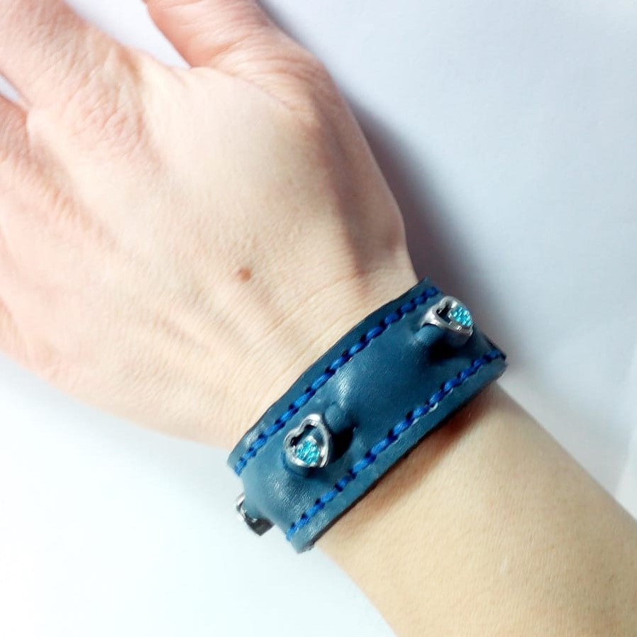 Bracciale in Pelle blu Charm cuore zircone celeste