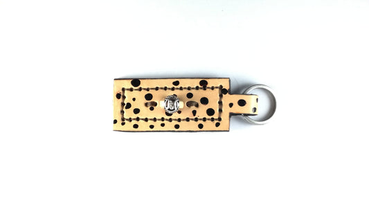 Portachiavi in pelle design a pois nero con charm lettera