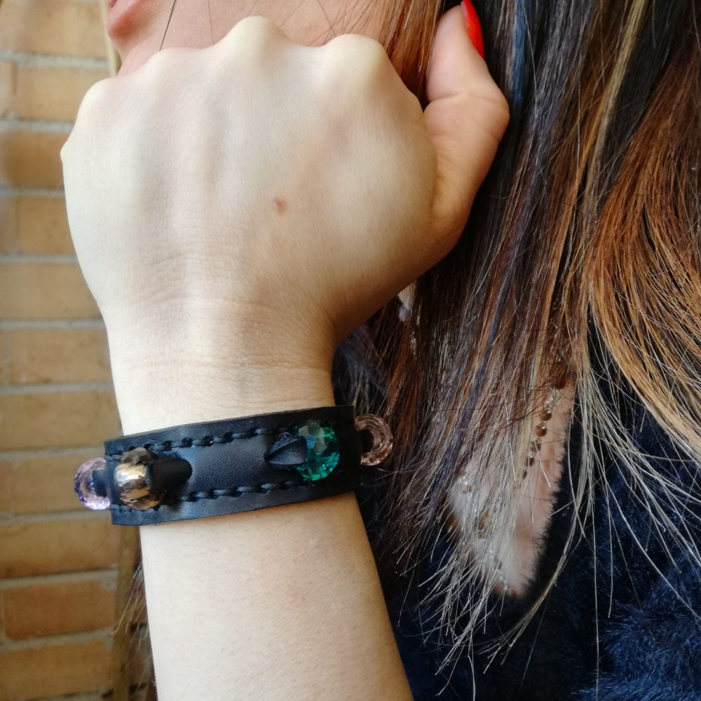 Bracciale in Pelle nero Fatto a Mano Charm in vetro vari colori