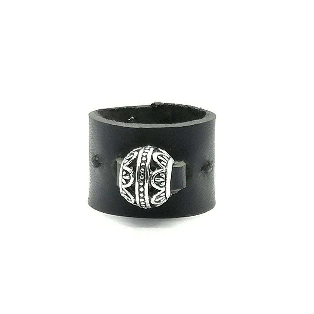 Anello in pelle nero con charm simboli