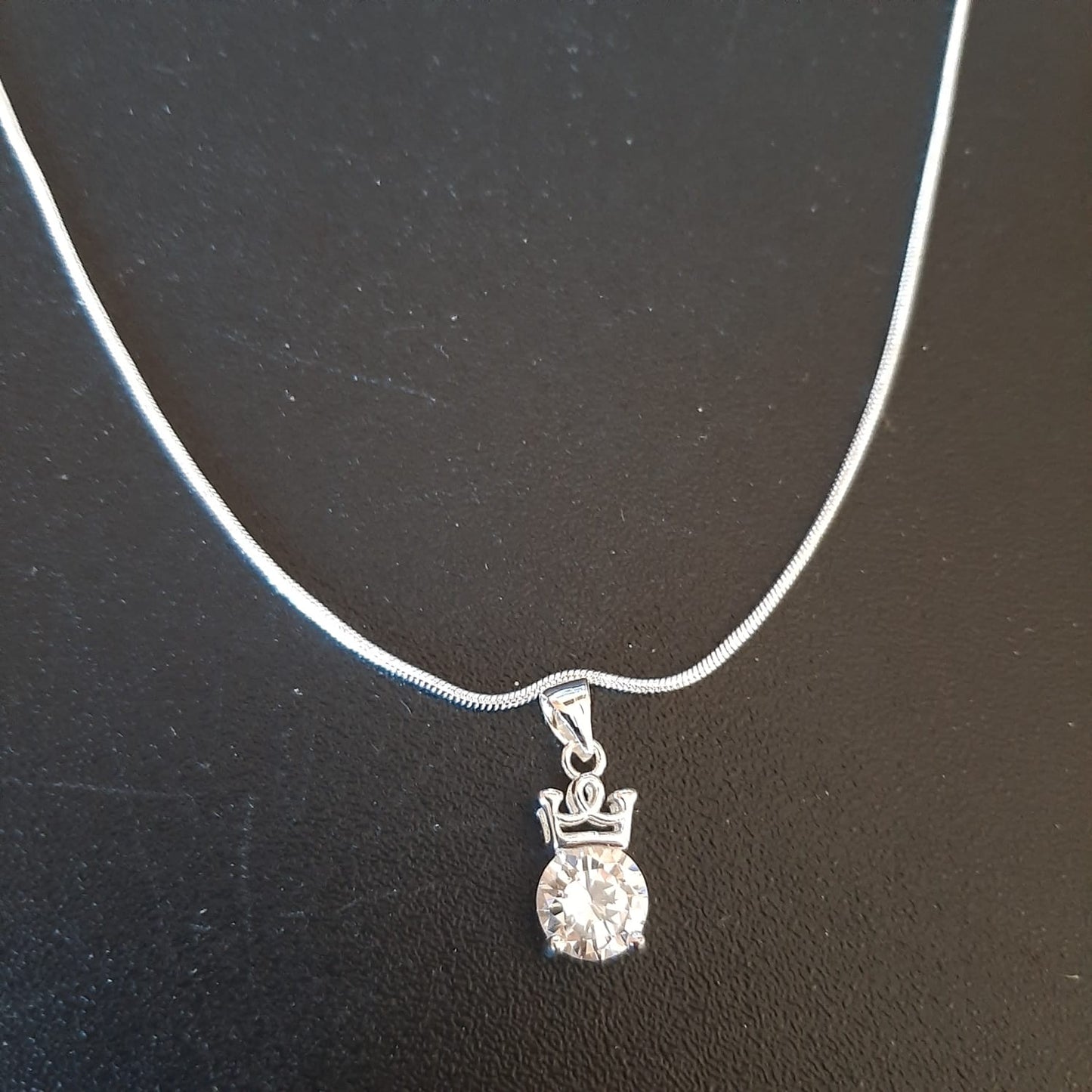 Silver pendant necklace