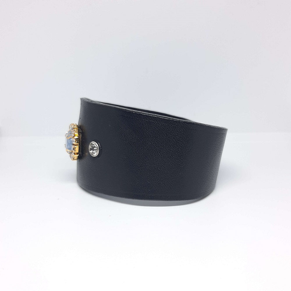 Bracciale pelle nero artigianale pietra zirconata