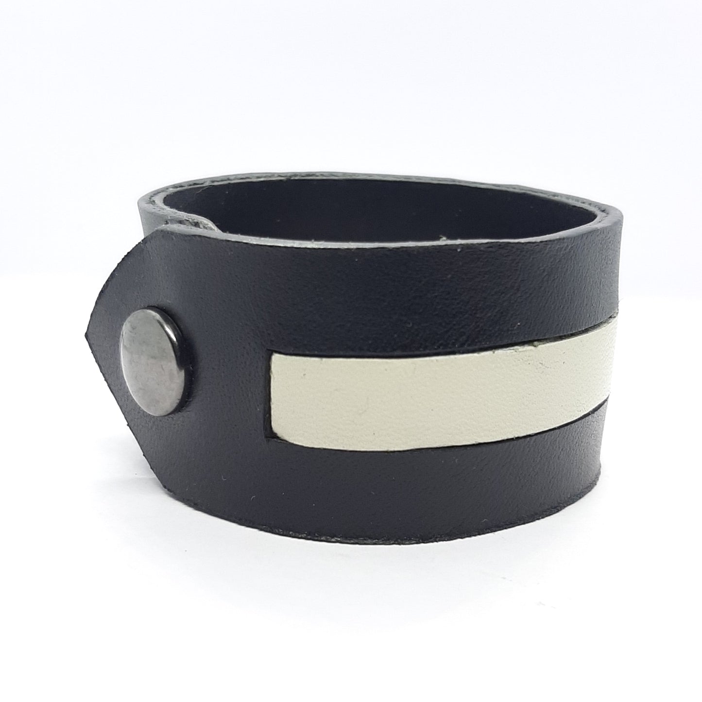 Bracciale in Pelle nero inserto bianco Fatto a Mano