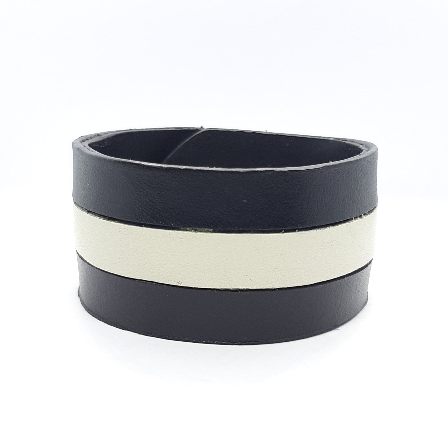 Bracciale in Pelle nero inserto bianco Fatto a Mano